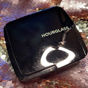 Hourglass Ambient Lighting Powder